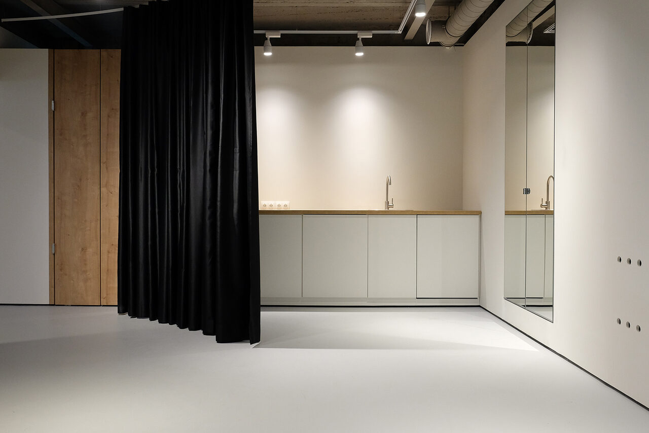 Арендовать Otherside Лофт-галерея рядом с Казанским собором