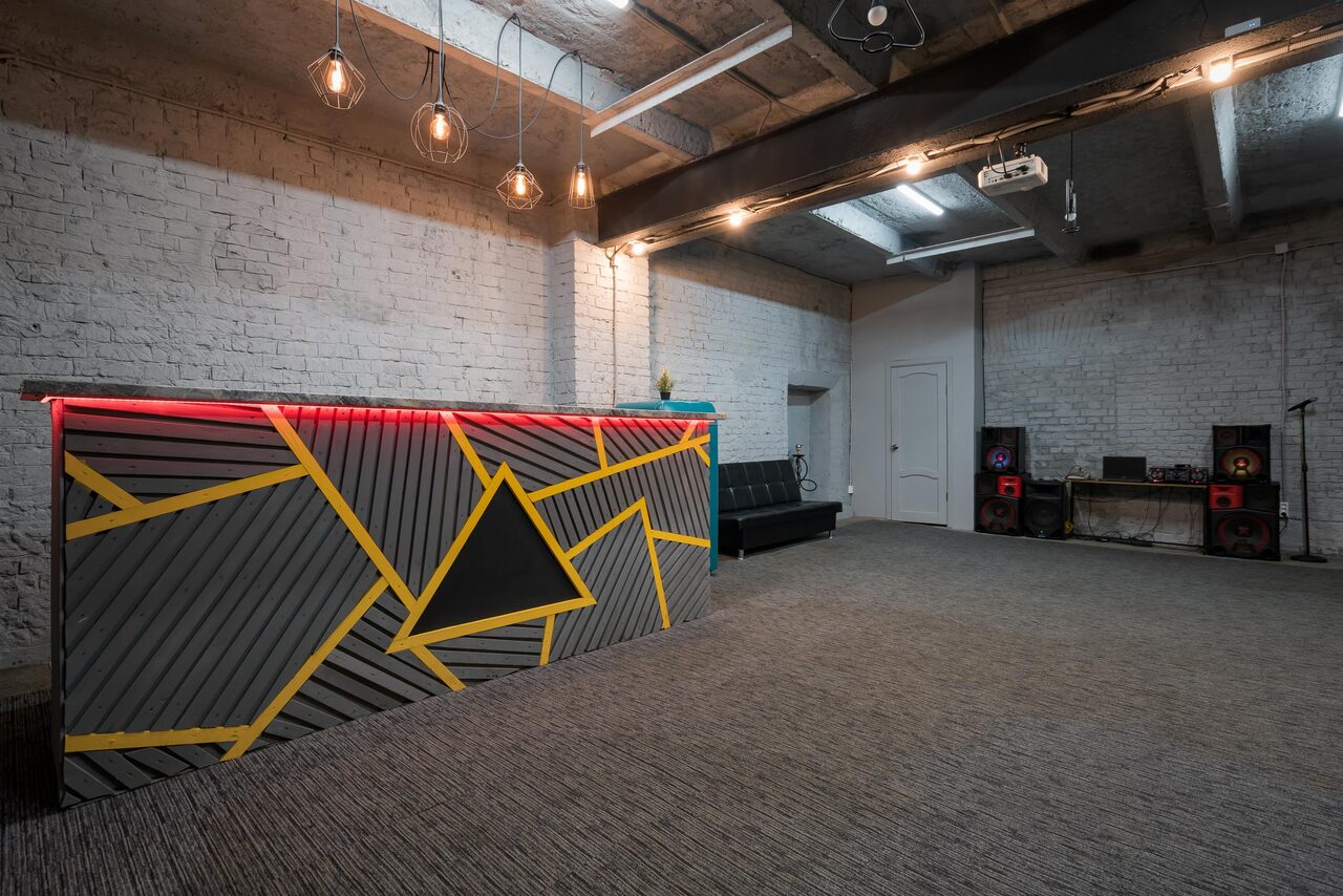 Арендовать Loft Detroit Лофт на первом этаже старинной фабрики