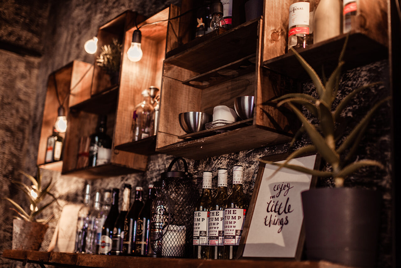 Арендовать Mirseliz. Лофт с панорамным окном во всю стену