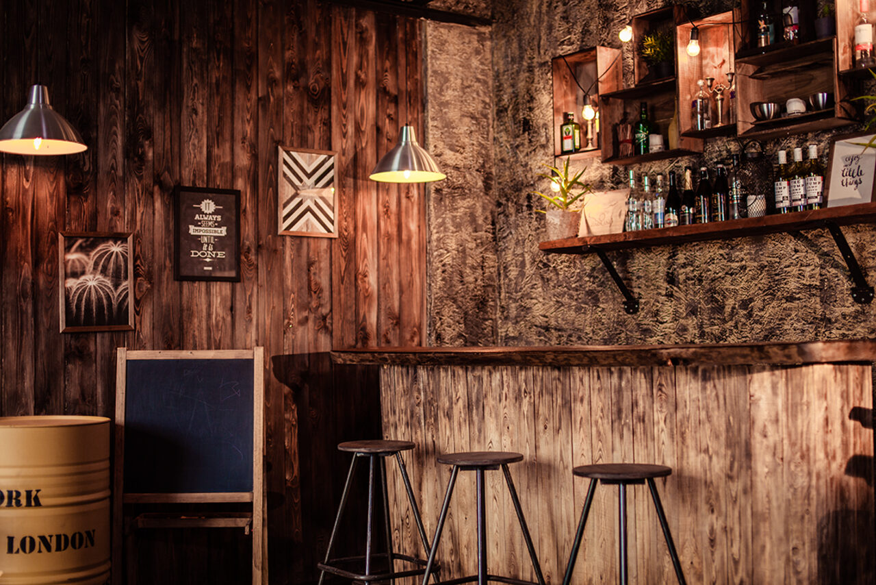 Арендовать Mirseliz. Лофт с панорамным окном во всю стену