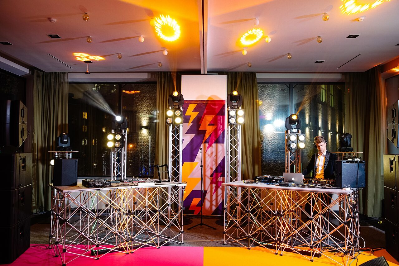 Арендовать DOM25. Двухэтажный особняк для мероприятий