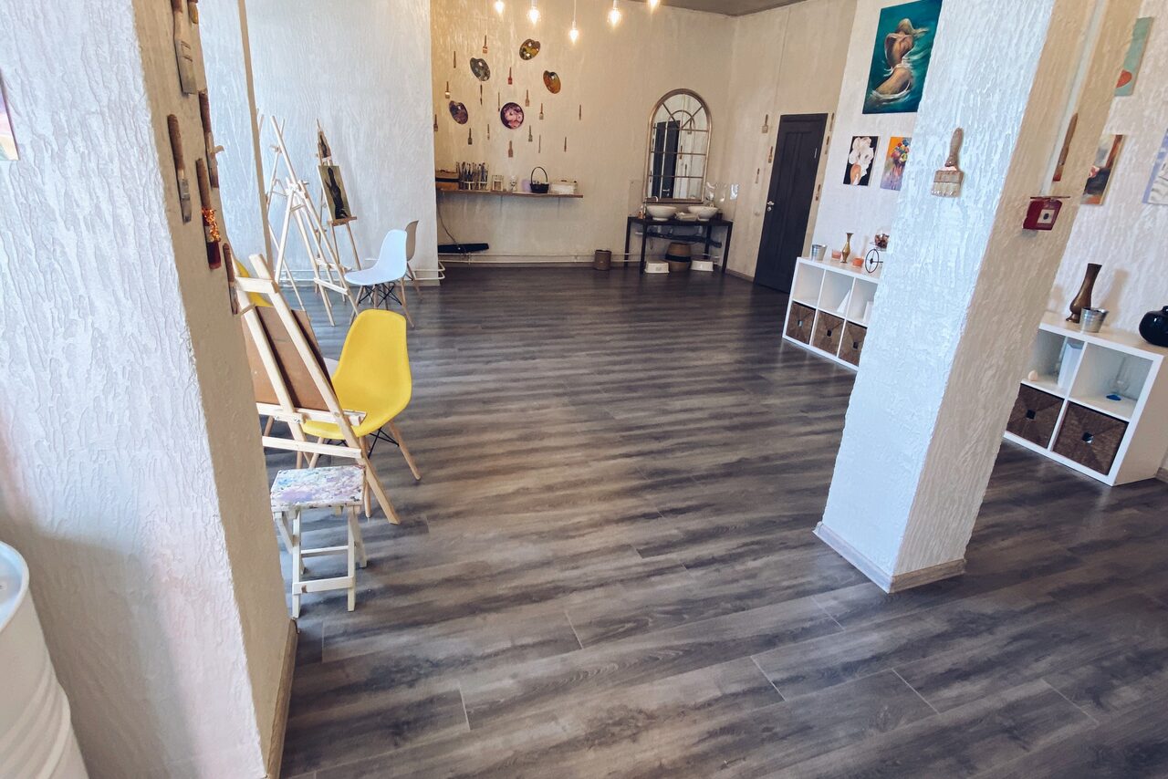 Арендовать Стильная Art студия "Кисти&Краски"