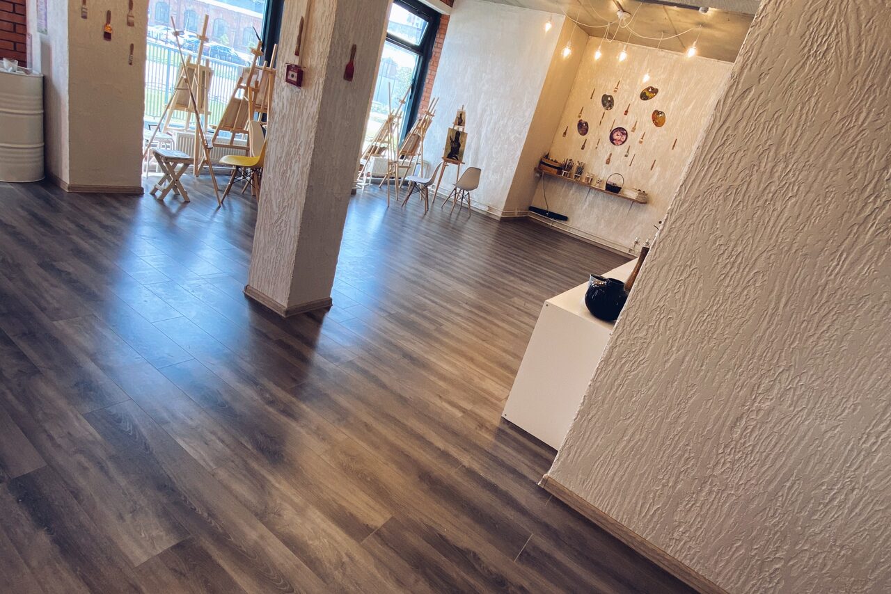 Арендовать Стильная Art студия "Кисти&Краски"