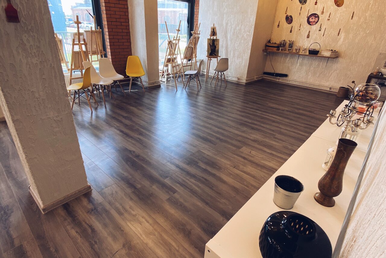 Арендовать Стильная Art студия "Кисти&Краски"