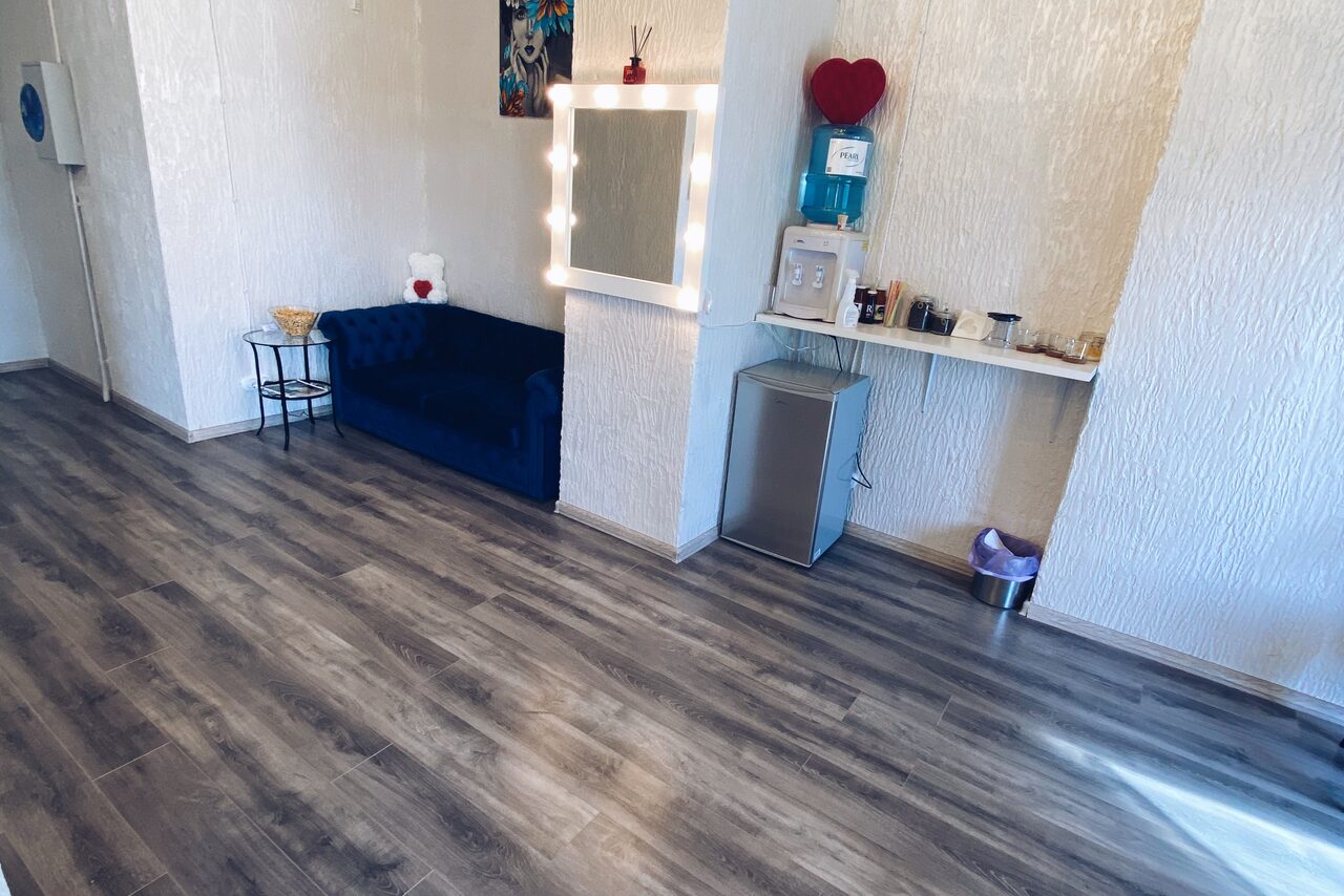 Арендовать Стильная Art студия "Кисти&Краски"