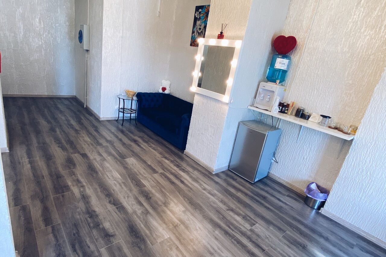 Арендовать Стильная Art студия "Кисти&Краски"