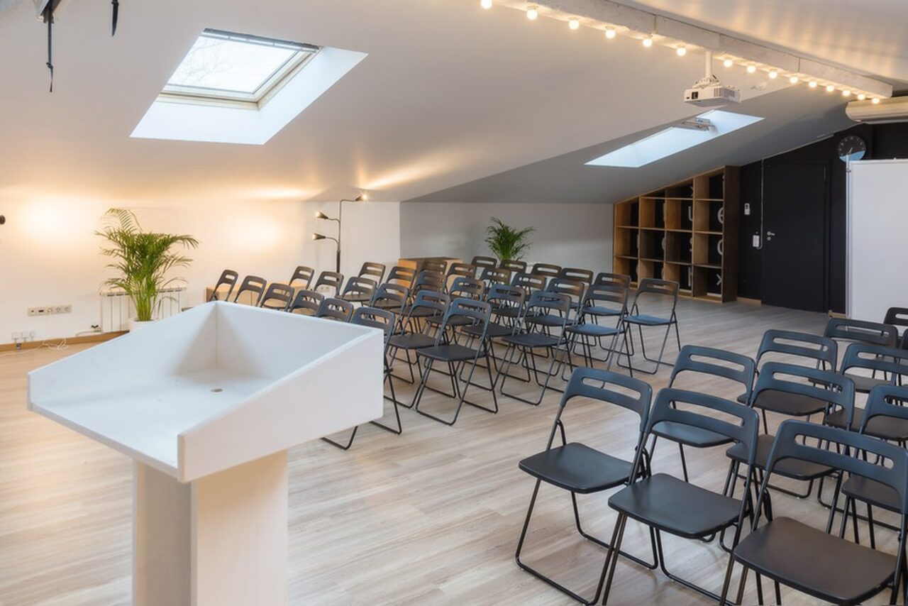 Арендовать Business Speech