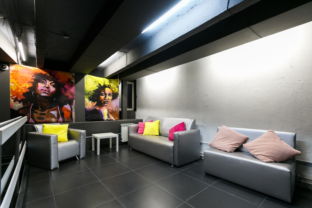 Арендовать FREEDOM Лофт в Новосибирске с полным эффектом ночного клуба