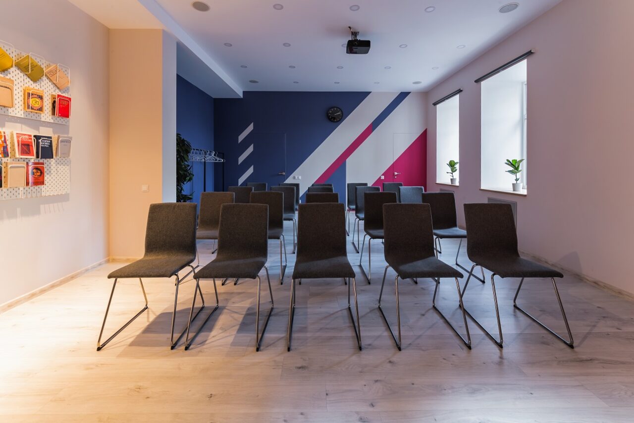 Арендовать Business Speech