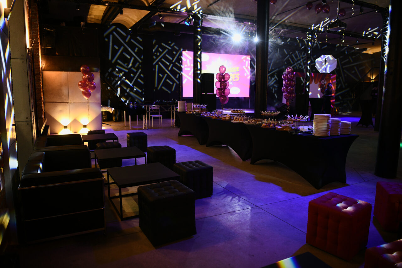 Арендовать Ryabov Loft. Просторный арт-лофт