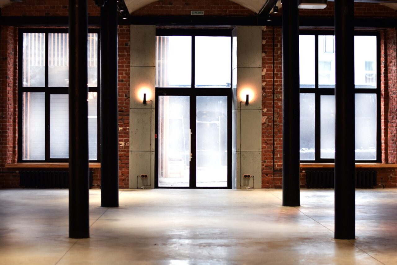 Арендовать Ryabov Loft. Просторный арт-лофт