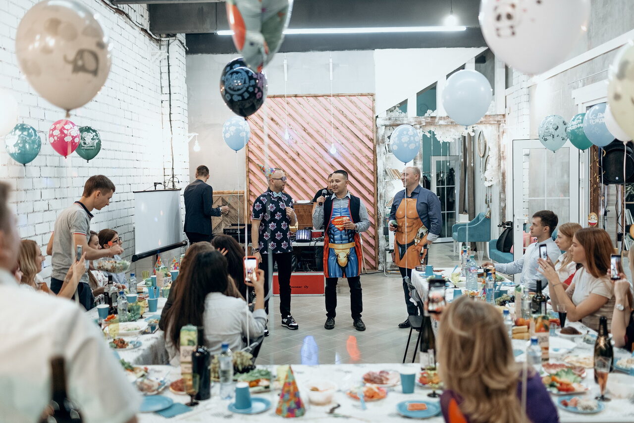 Арендовать Контора праздника. Зал в стиле лофт с отдельным входом