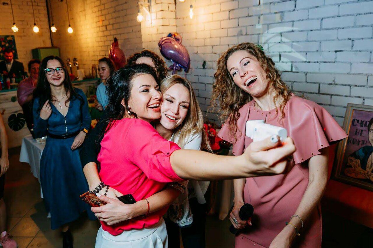 Арендовать Контора праздника. Зал в стиле лофт с отдельным входом