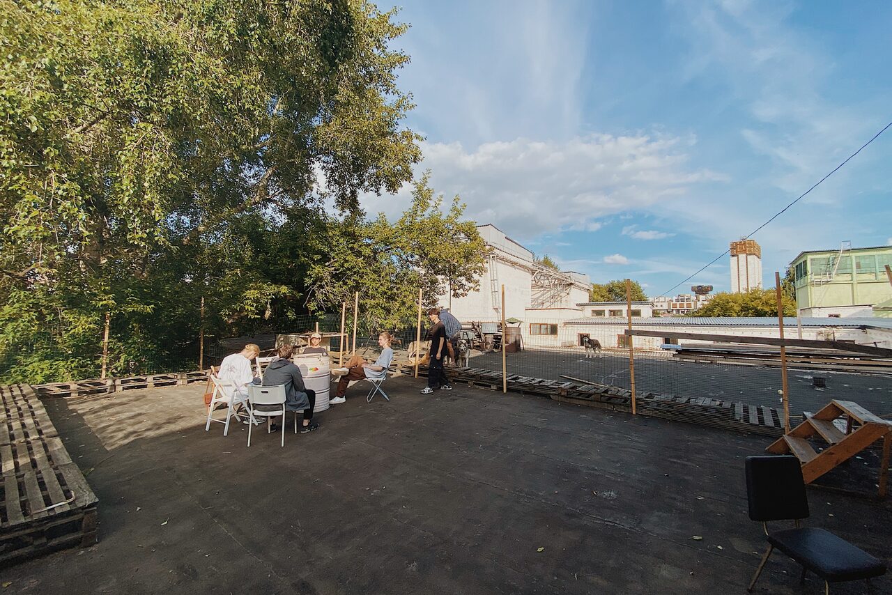 Арендовать Светлый лофт с растениями