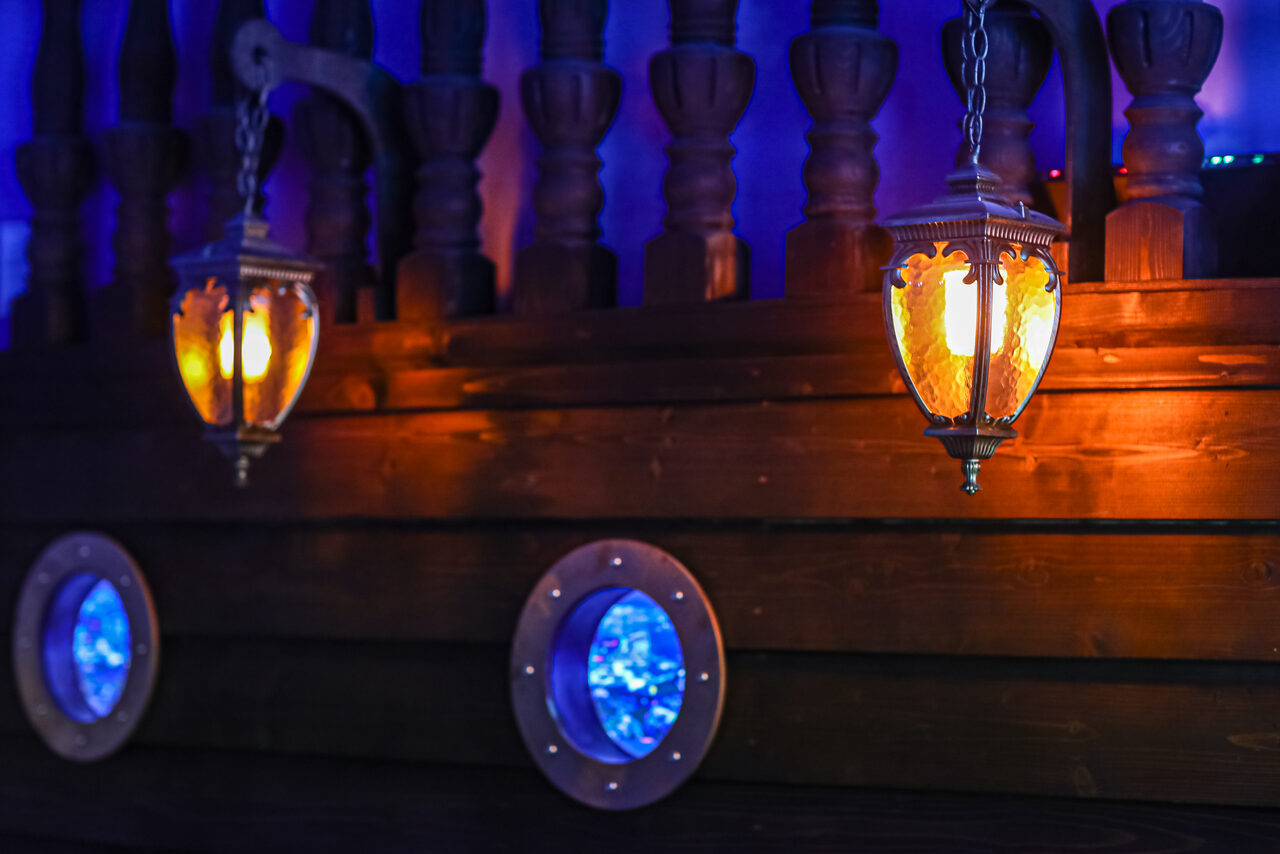 Арендовать Kino Leto Стилизованный зал с большим экраном