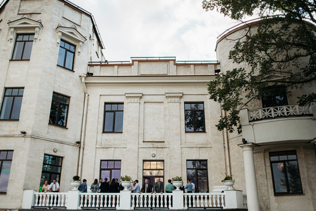 Арендовать Особняк Путилова