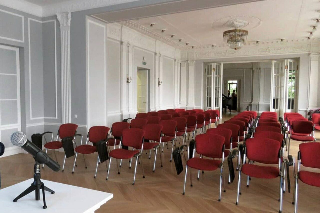 Арендовать Особняк Путилова