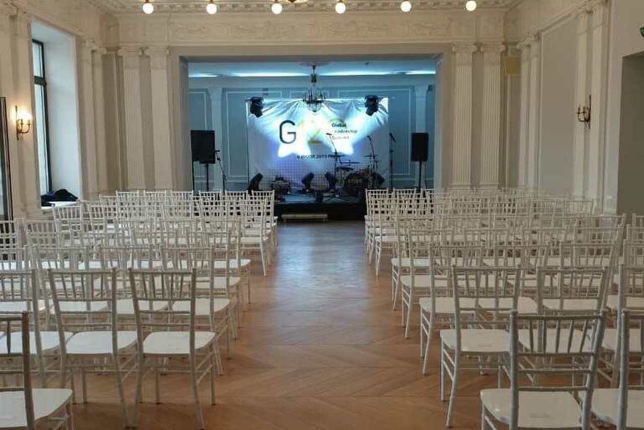 Арендовать Особняк Путилова