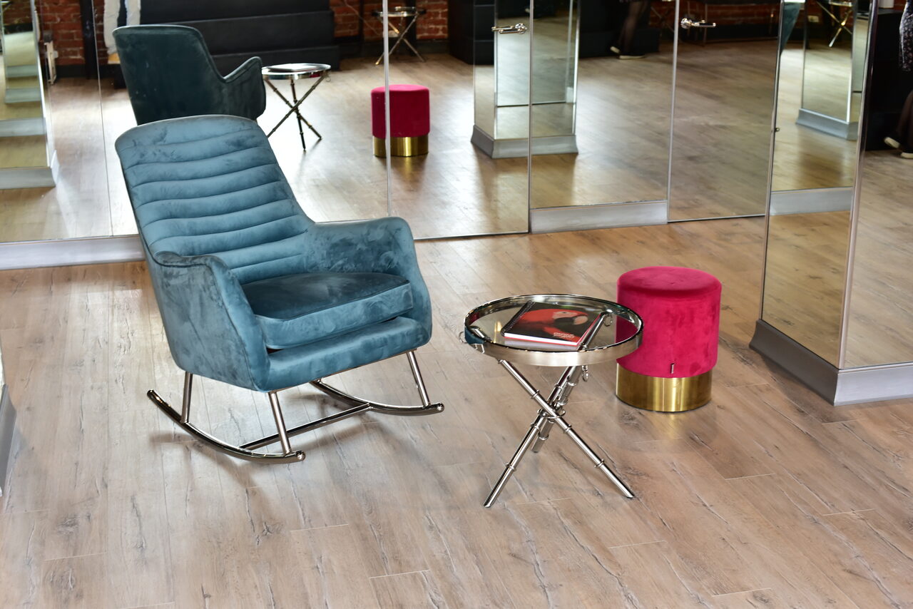 Арендовать Adornos Loft Лофт с зеркальными колоннами