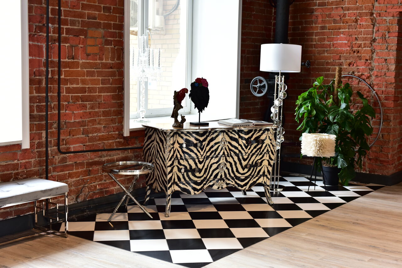 Арендовать Adornos Loft Лофт с зеркальными колоннами