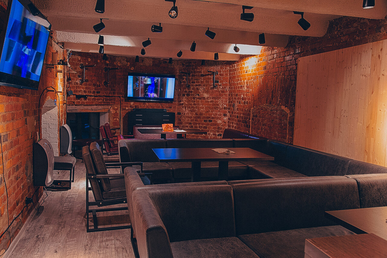 Арендовать Cozy loft with modular furniture 