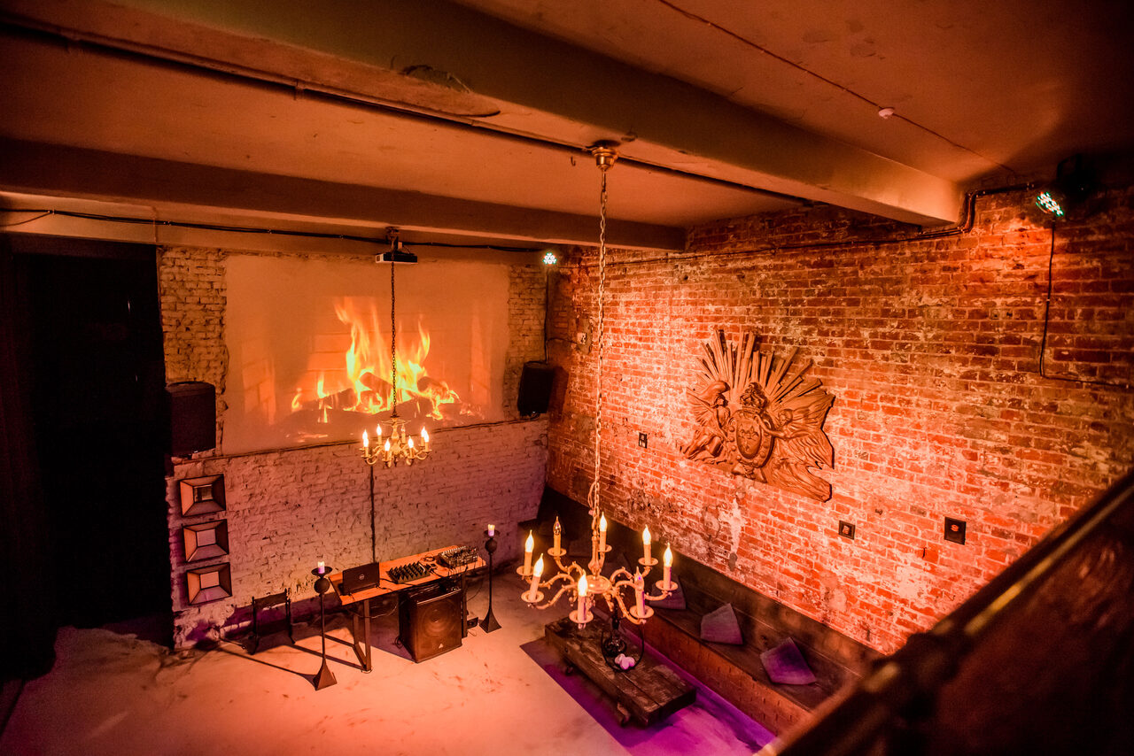 Арендовать KROV loft. Двухэтажный лофт с кальянами