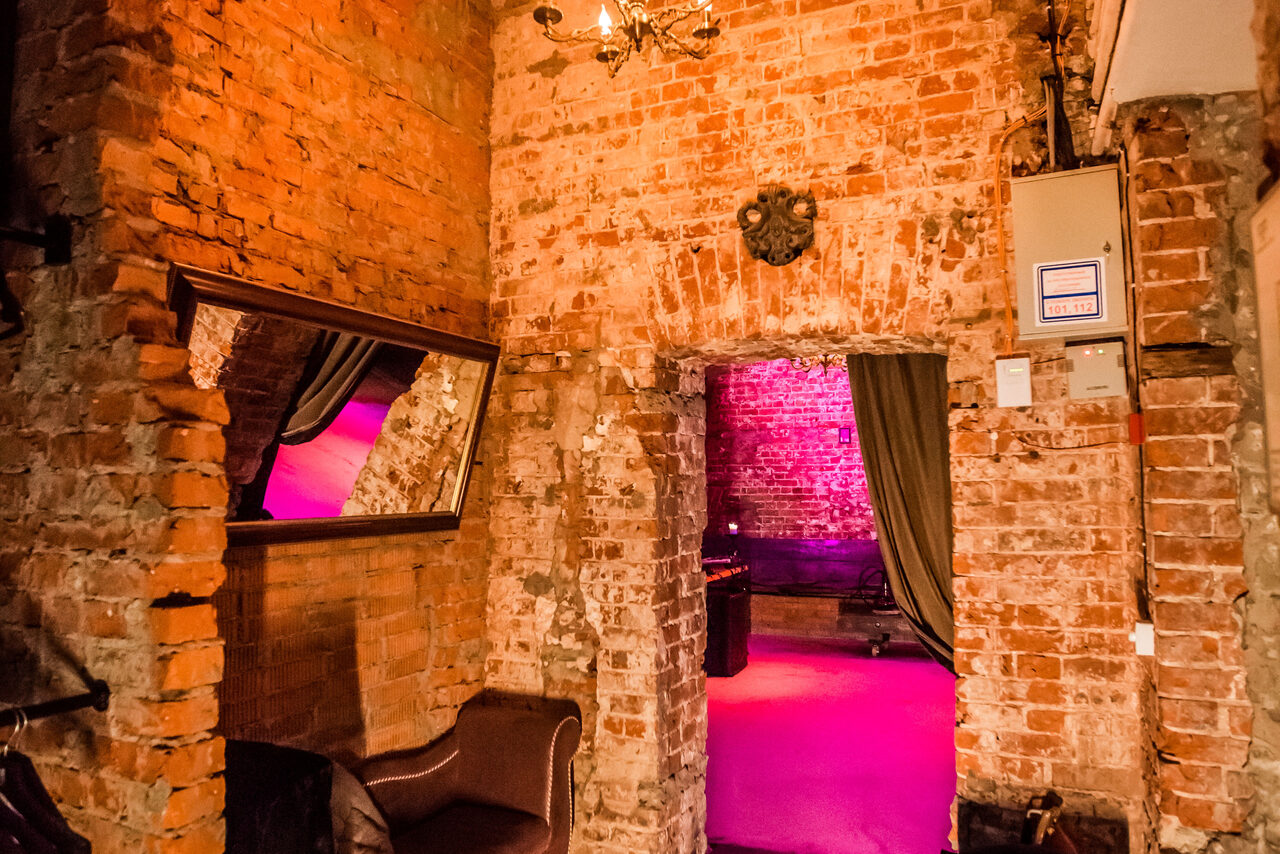 Арендовать KROV loft. Двухэтажный лофт с кальянами