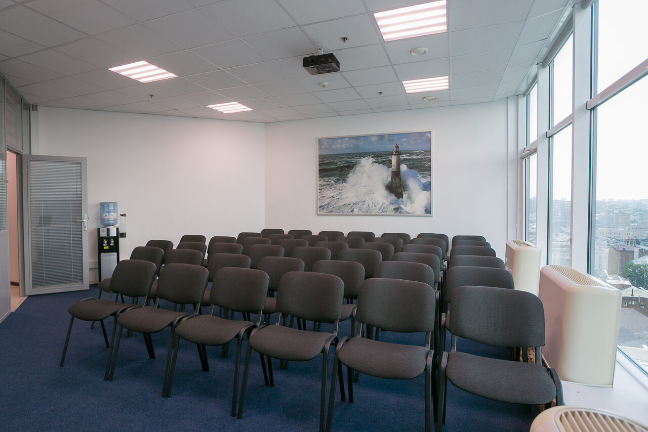 Арендовать Conference room with city view