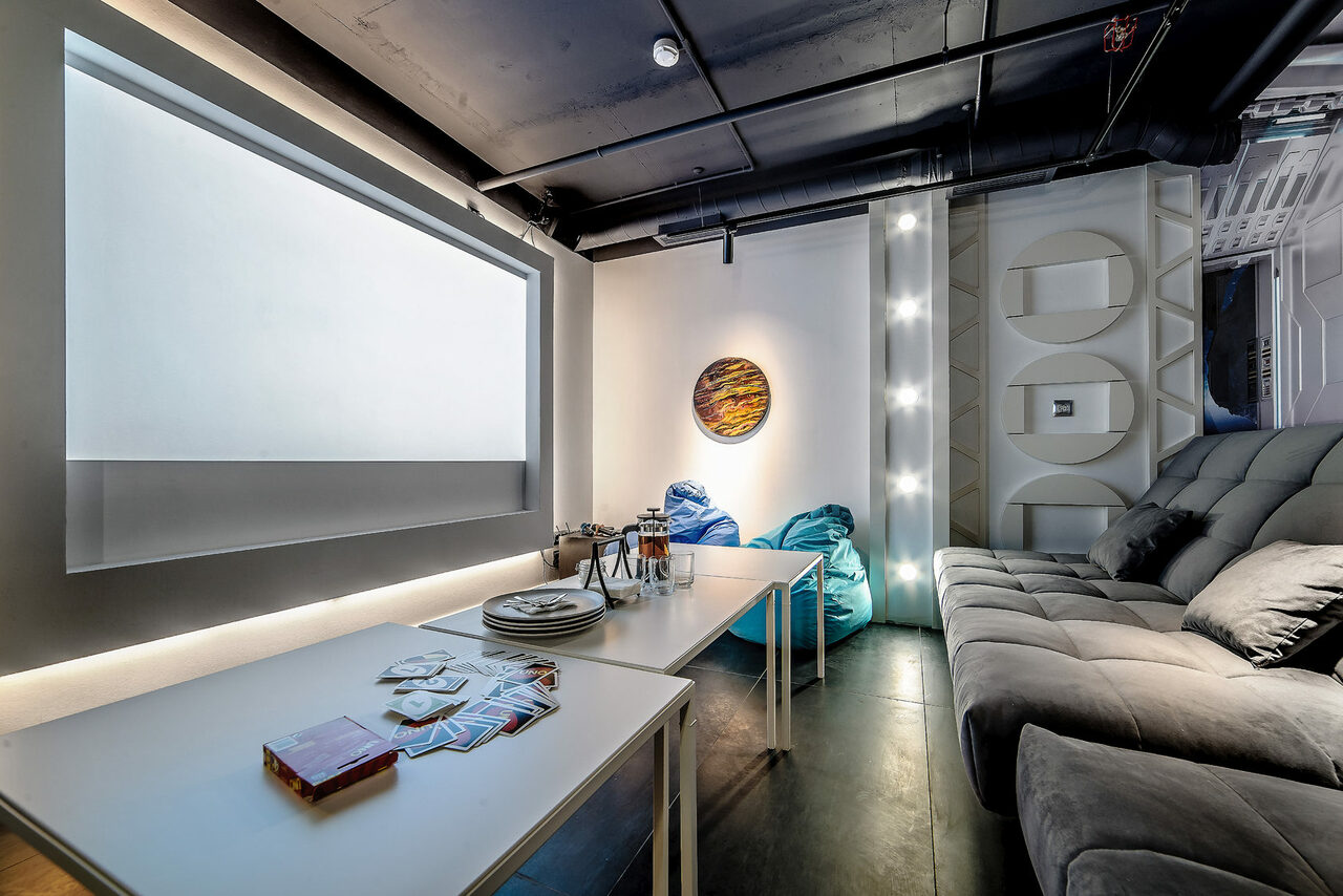 Арендовать Party Time (Пати Тайм). Лофт в космическом стиле