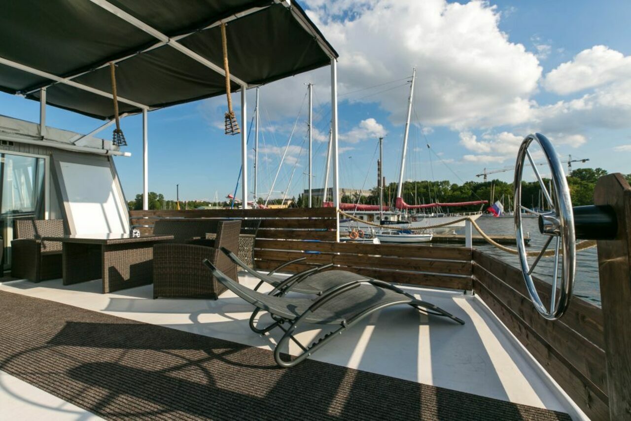 Арендовать Площадка на воде для мероприятий