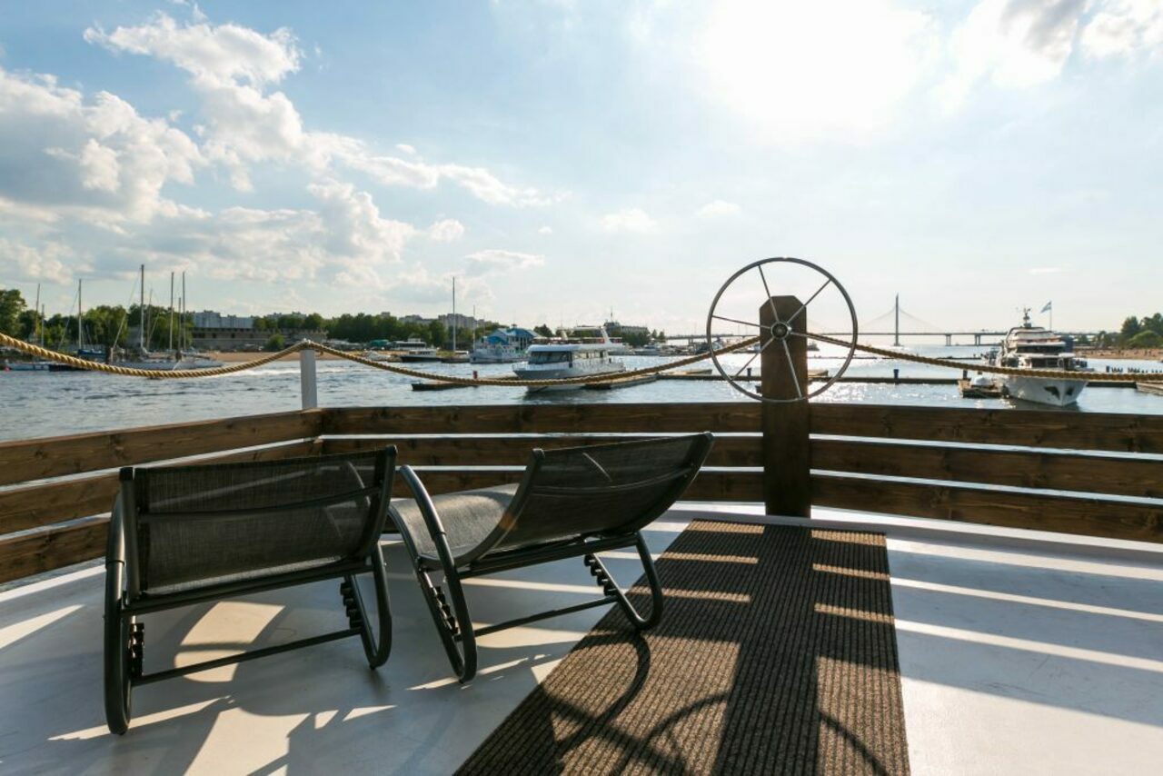 Арендовать Площадка на воде для мероприятий