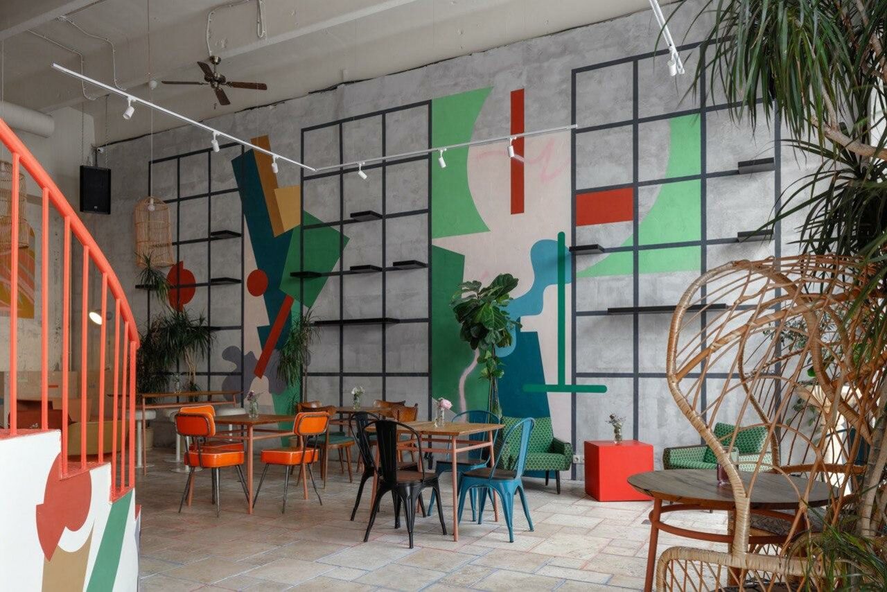 Арендовать SLOW WINE. Двухуровневый лофт с ярким дизайном