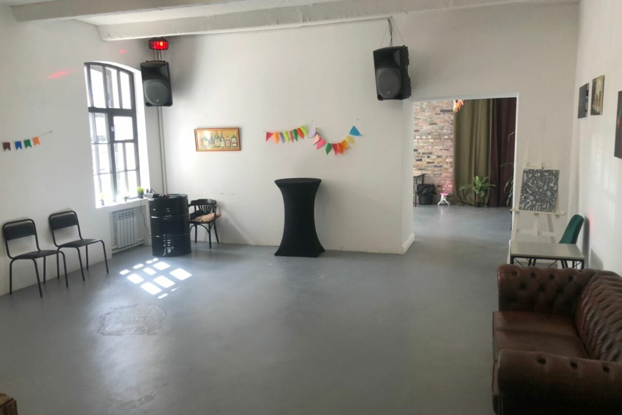 Арендовать Лофт с панорамными окнами и верандой