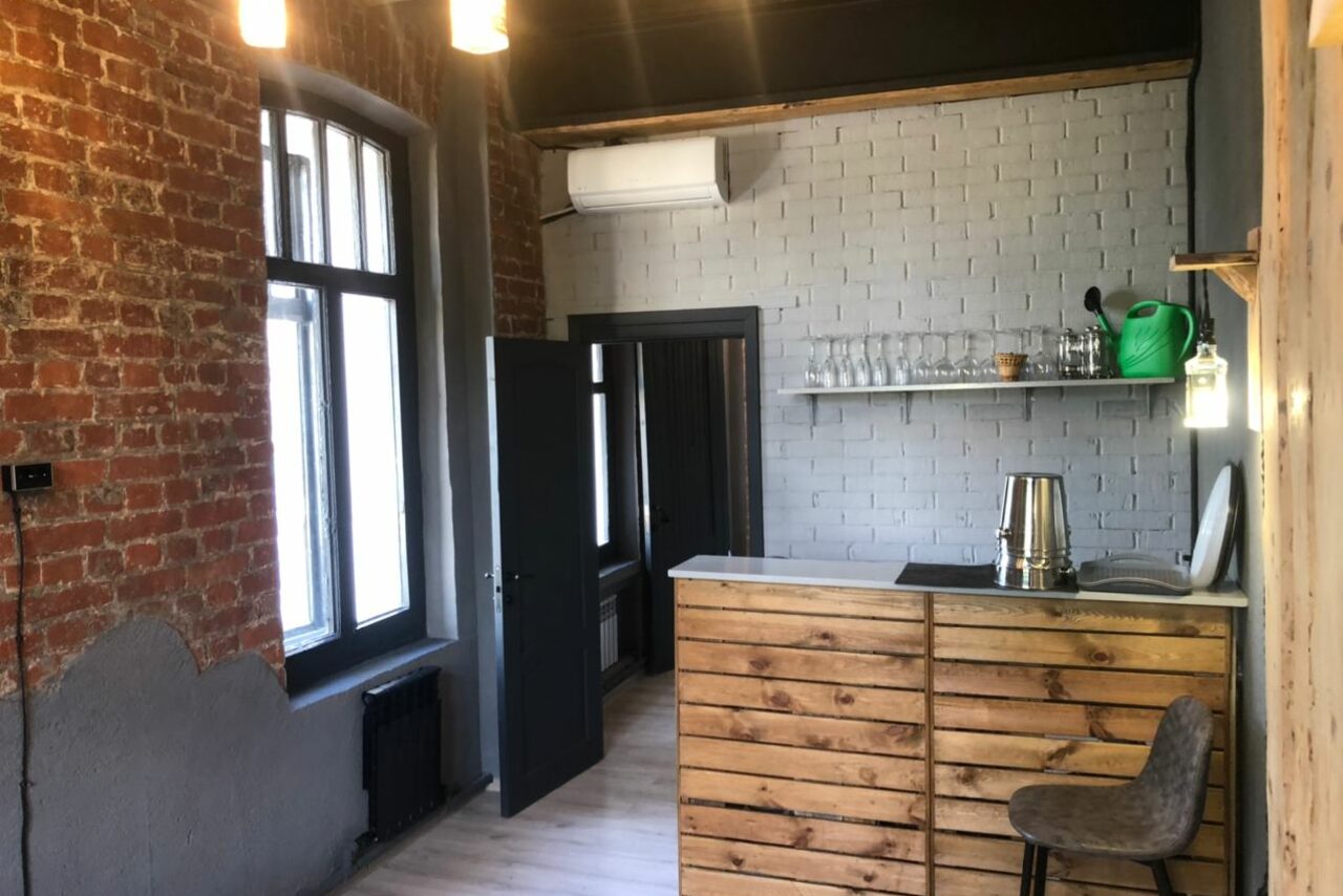 Арендовать Лофт с панорамными окнами и верандой