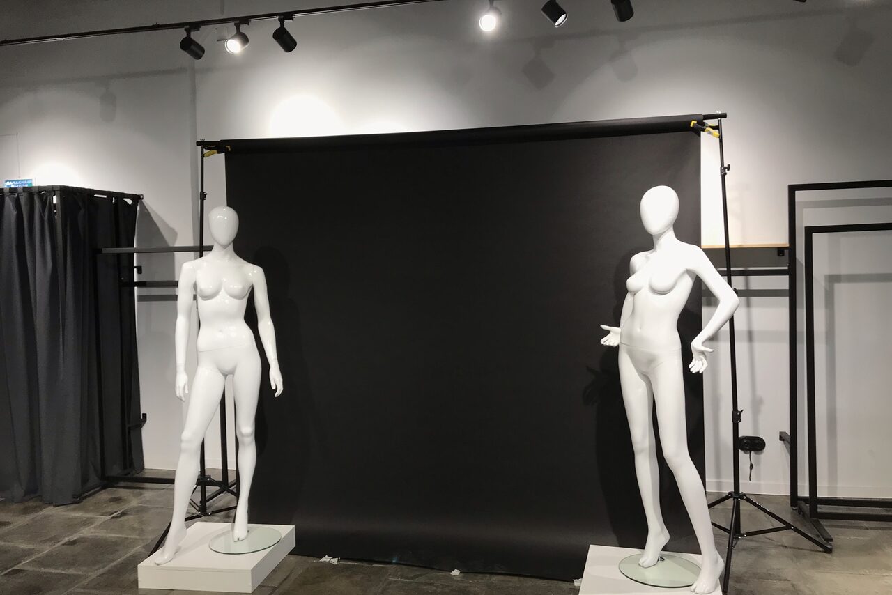 Арендовать Equipped loft in black and white