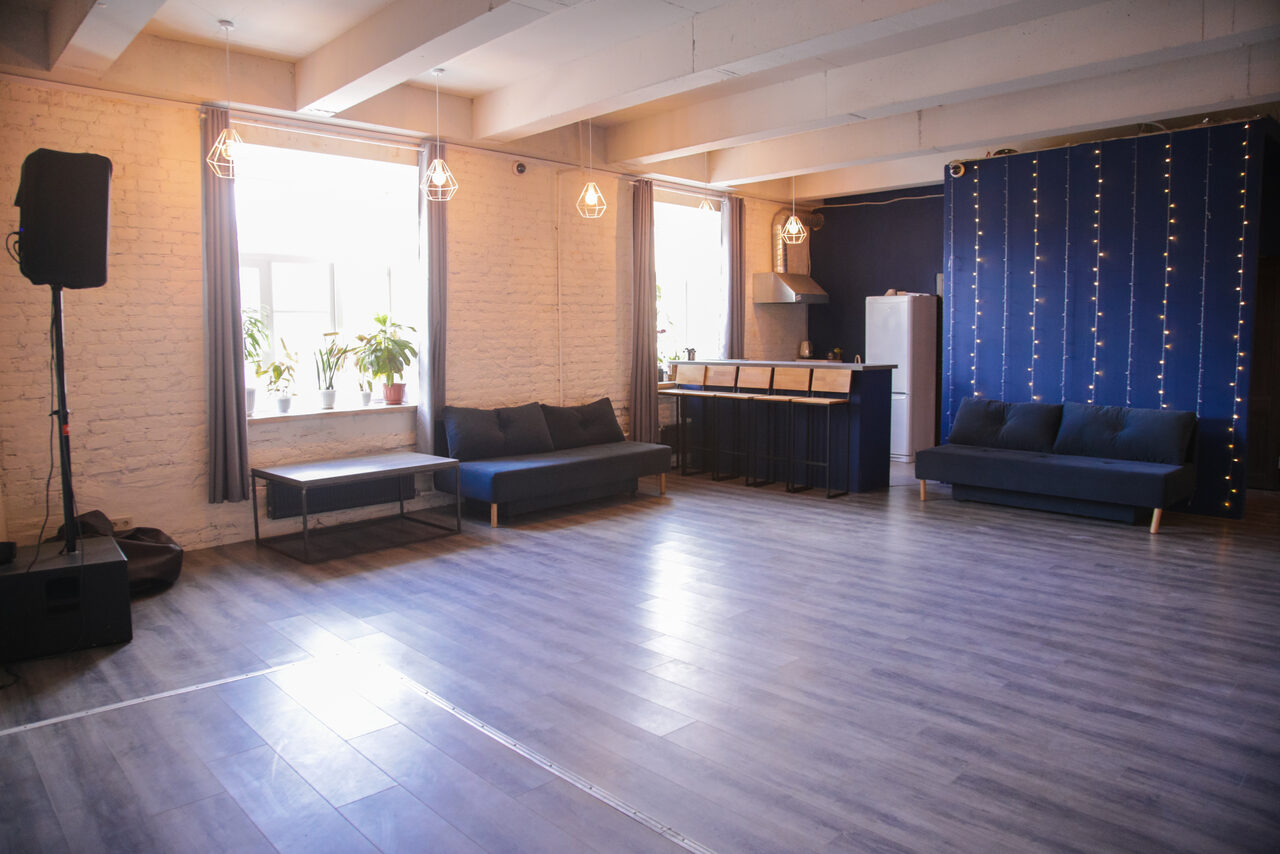 Арендовать Art space overlooking the seafront