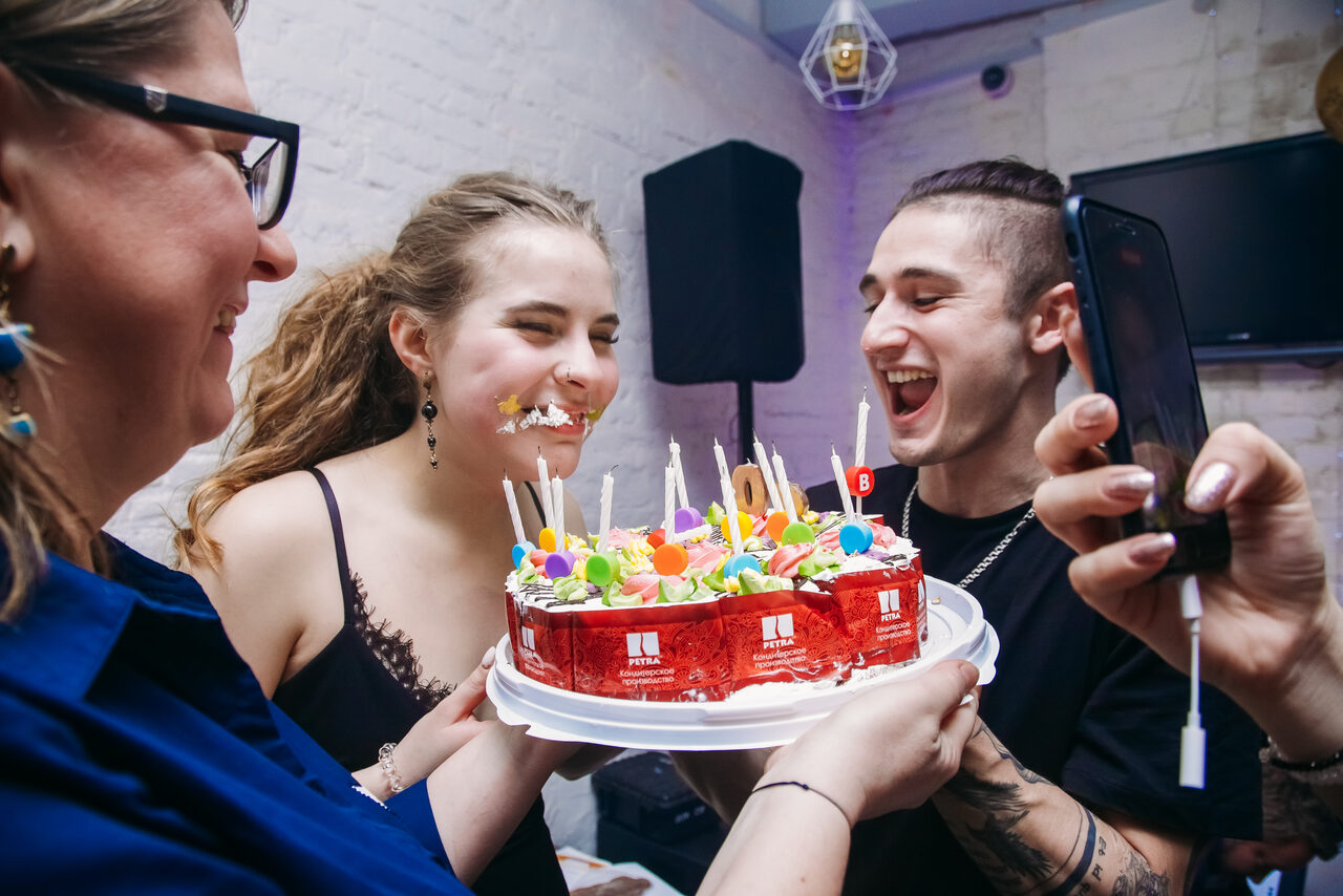 Арендовать Art space overlooking the seafront