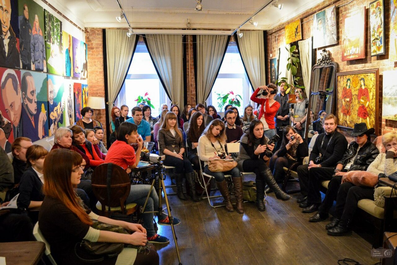 Арендовать  Двухэтажная лофт галерея