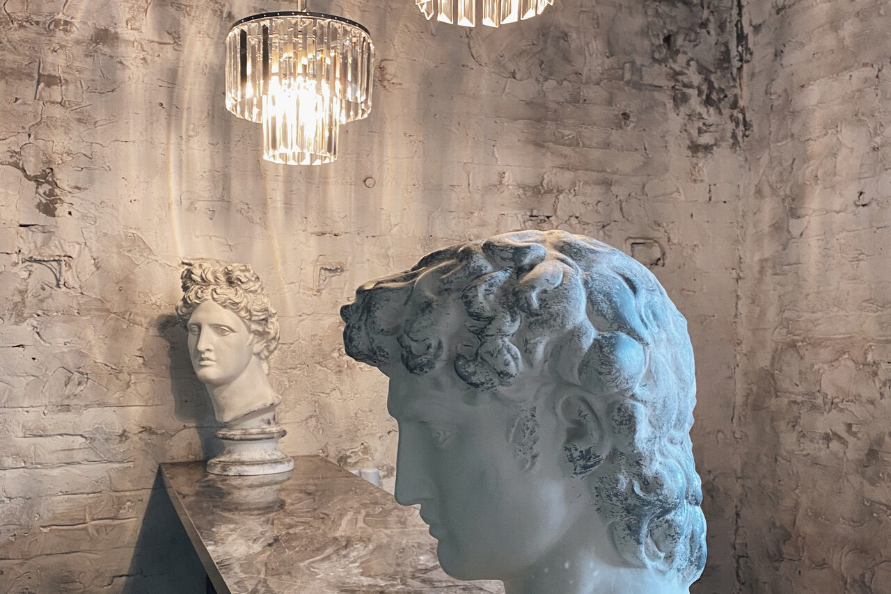 Арендовать SoldOut Lофт. Лофт-пространство с панорамными окнами