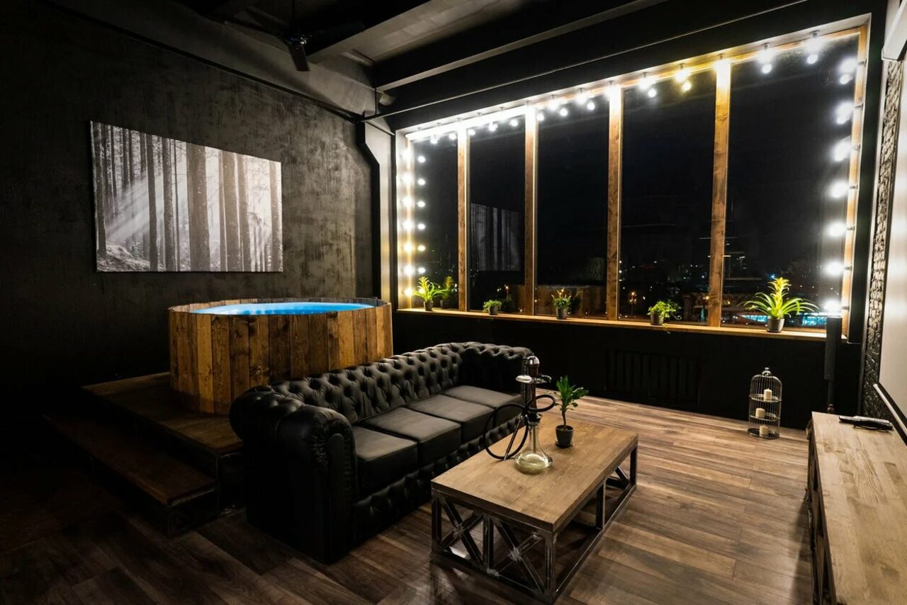 Арендовать IglooBar (ИглуБар). Стильный кинолофт с джакузи и видом на город