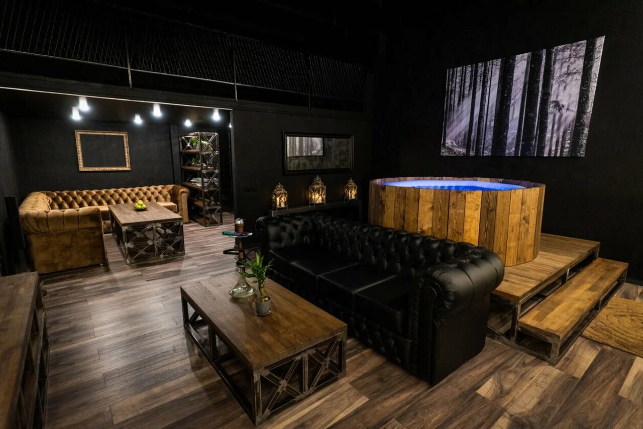 Арендовать IglooBar (ИглуБар). Стильный кинолофт с джакузи и видом на город