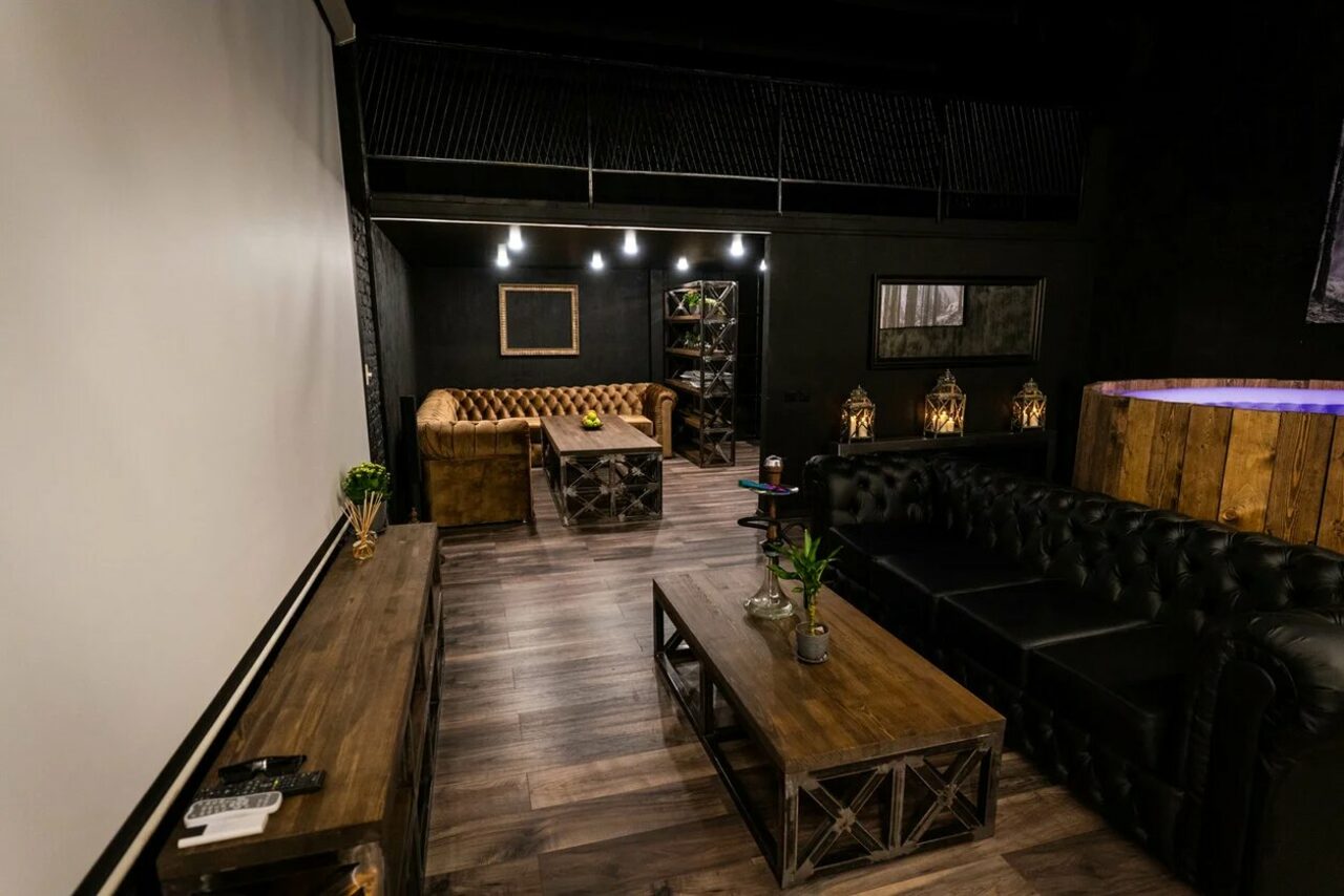 Арендовать IglooBar (ИглуБар). Стильный кинолофт с джакузи и видом на город