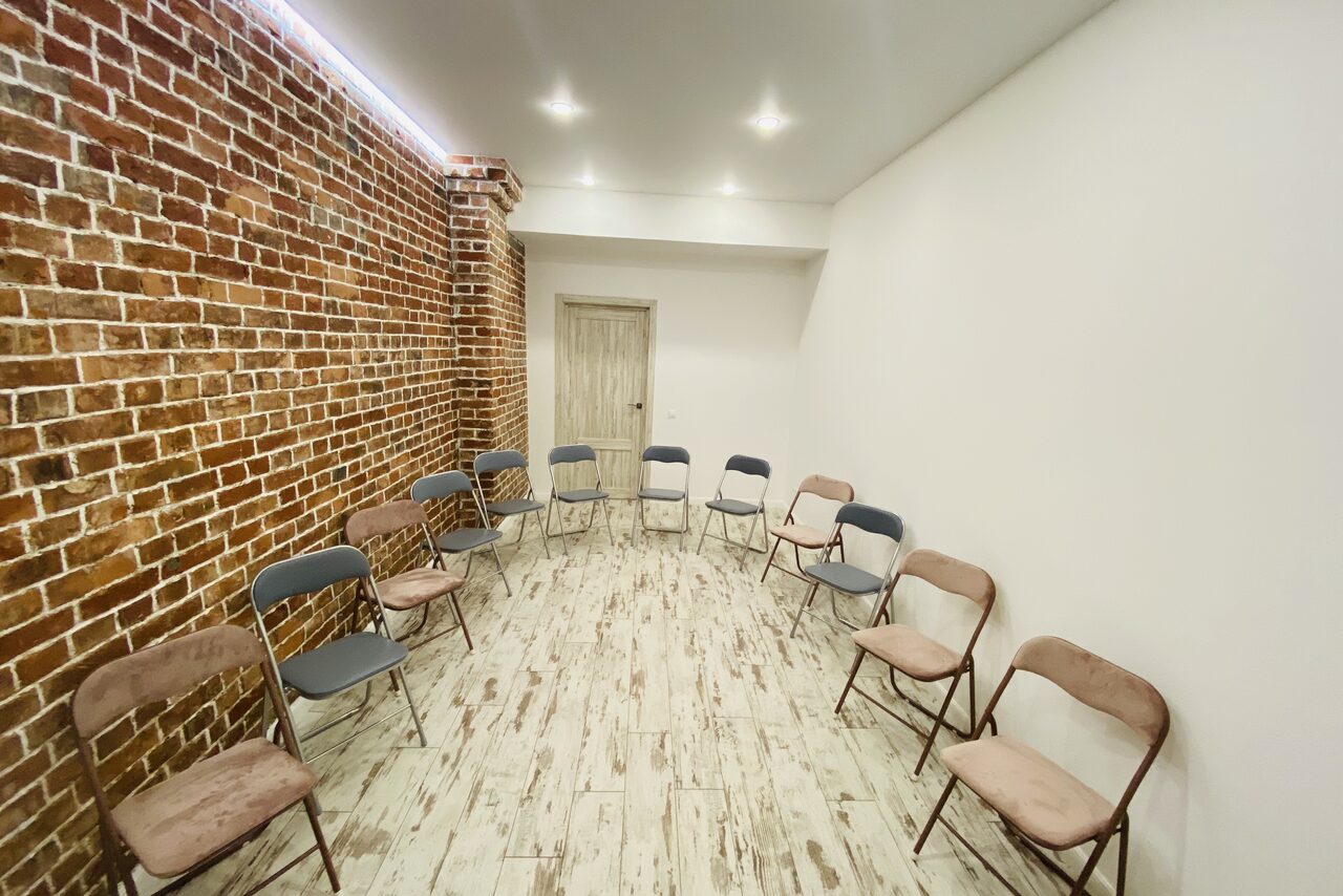 Арендовать Зал для лекций и телесных практик