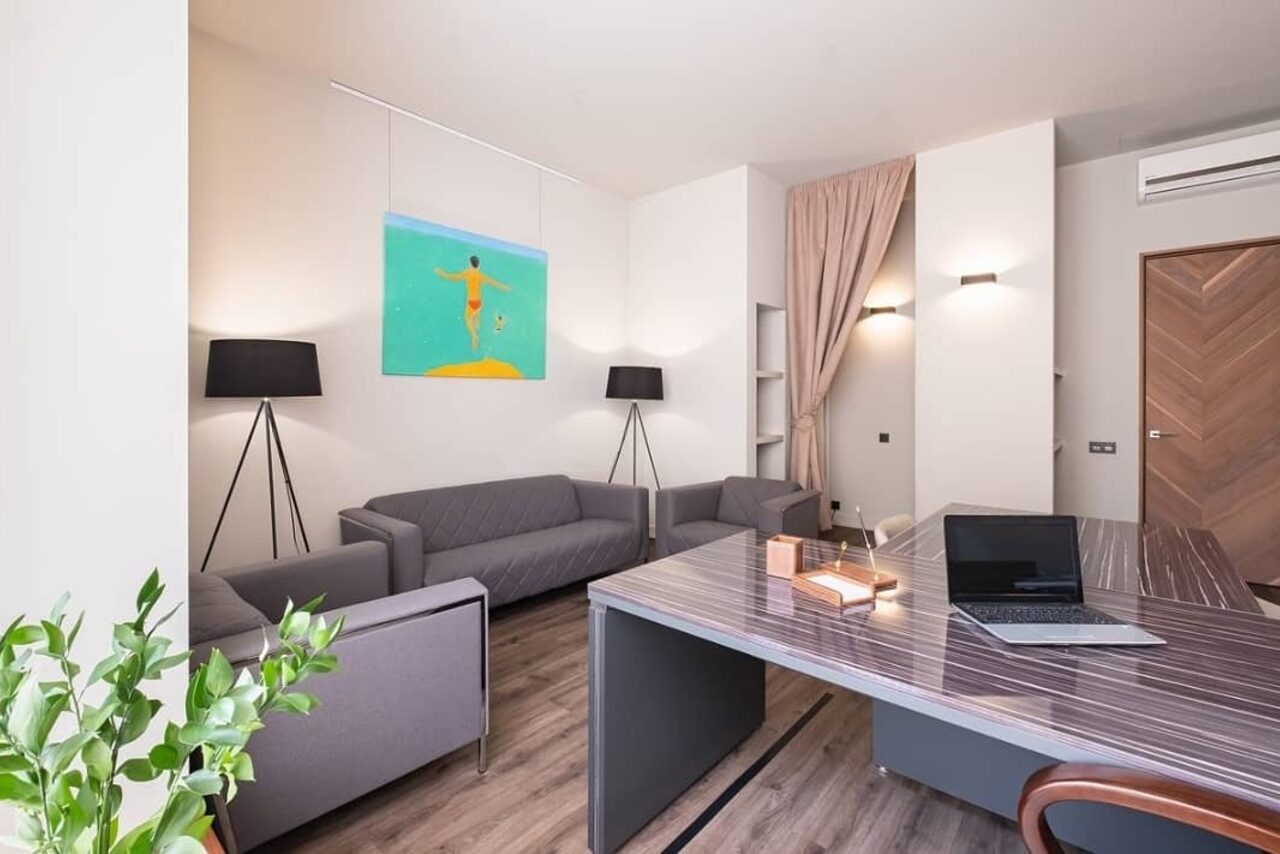 Арендовать City Retreat. Кабинет руководителя