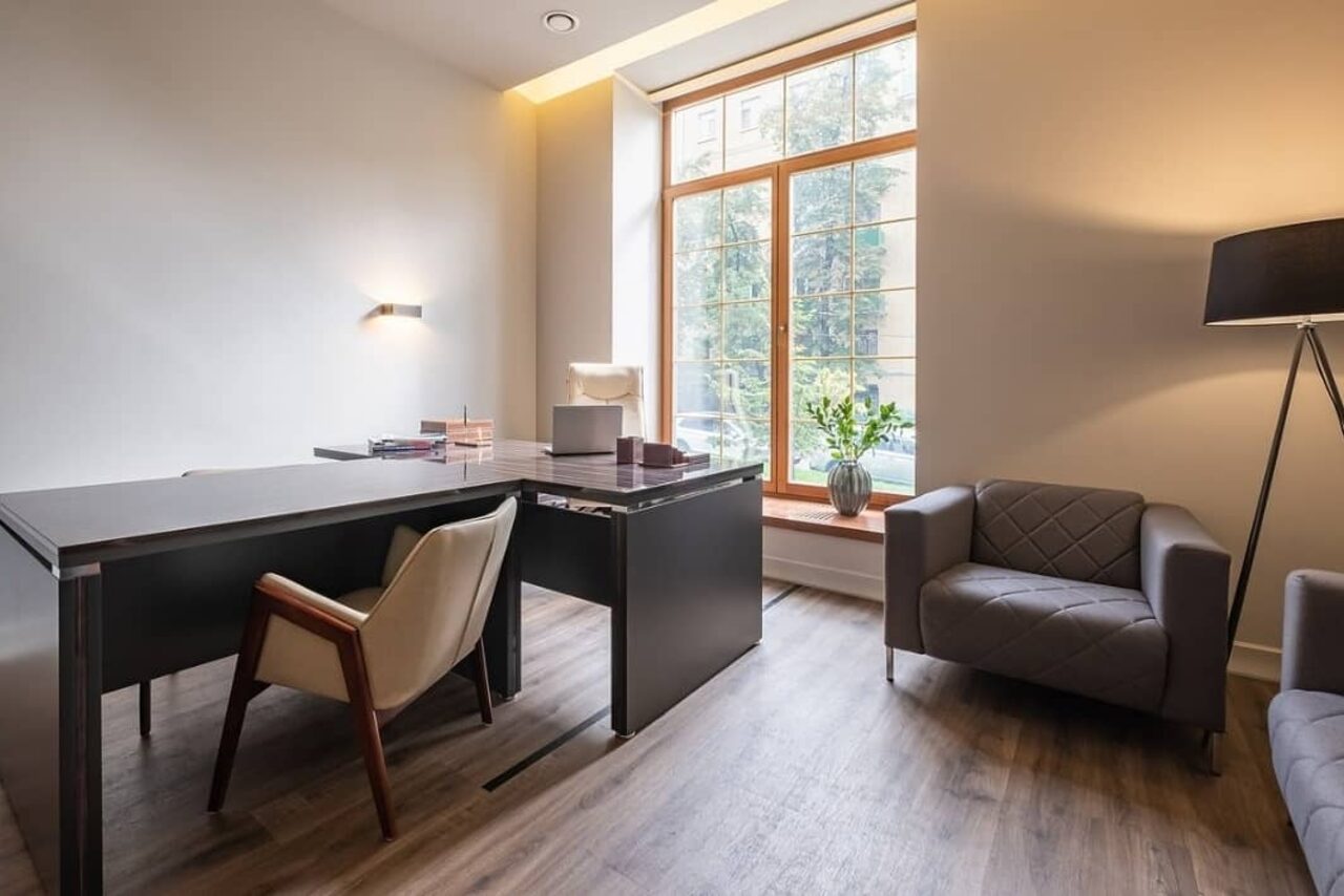 Арендовать City Retreat. Кабинет руководителя