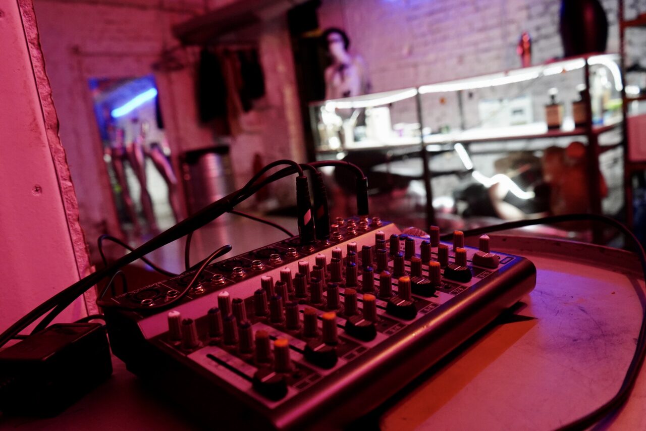 Арендовать Chamber loft with mannequins