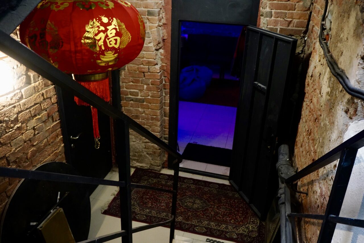 Арендовать Chamber loft with mannequins