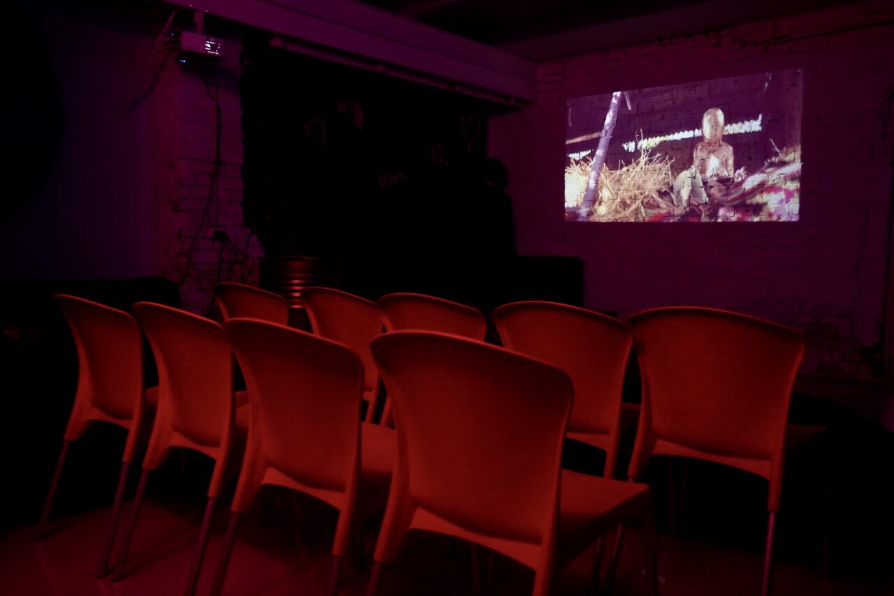 Арендовать Chamber loft with mannequins