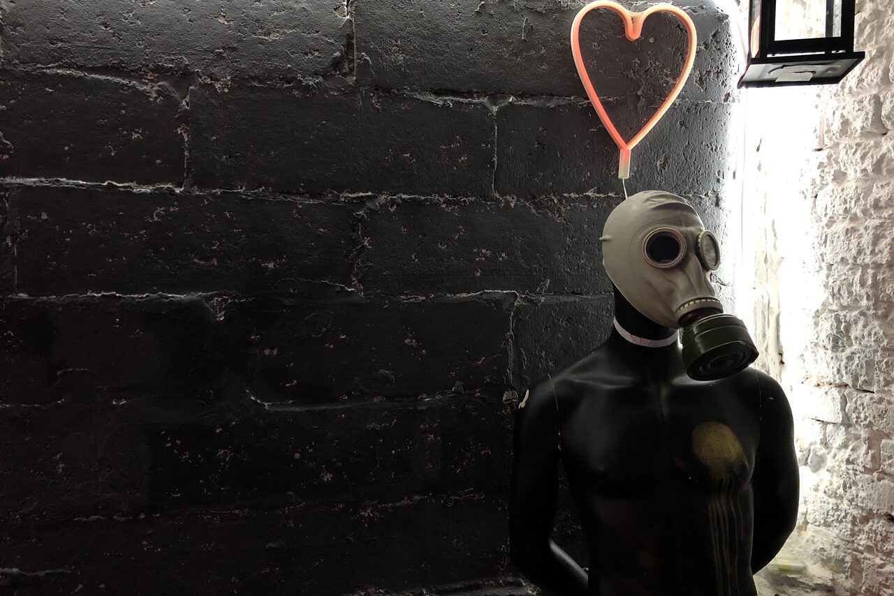 Арендовать Chamber loft with mannequins