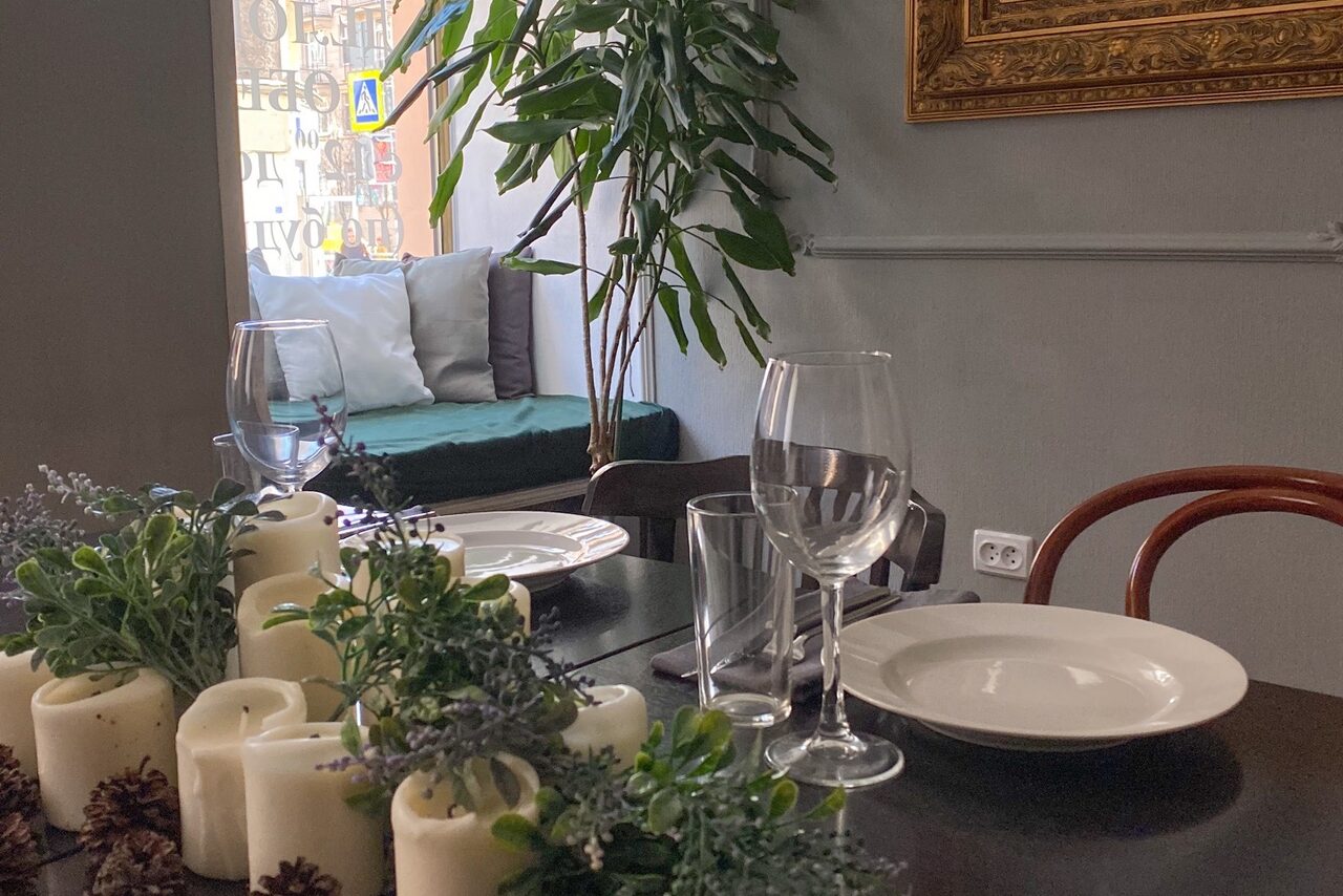 Арендовать Очень уютный и небольшой зал